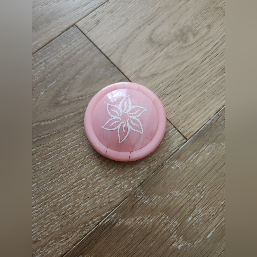 BLOSSOM BLOSSCO | NWT Dusty Miller Eyeshadow